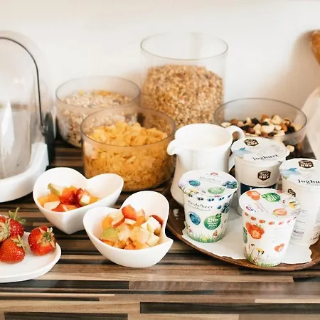 Oda ve Kahvaltı 73 - Helga Bartos Tiebitsch