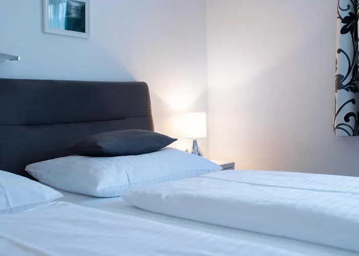 73 - Helga Bartos 3*